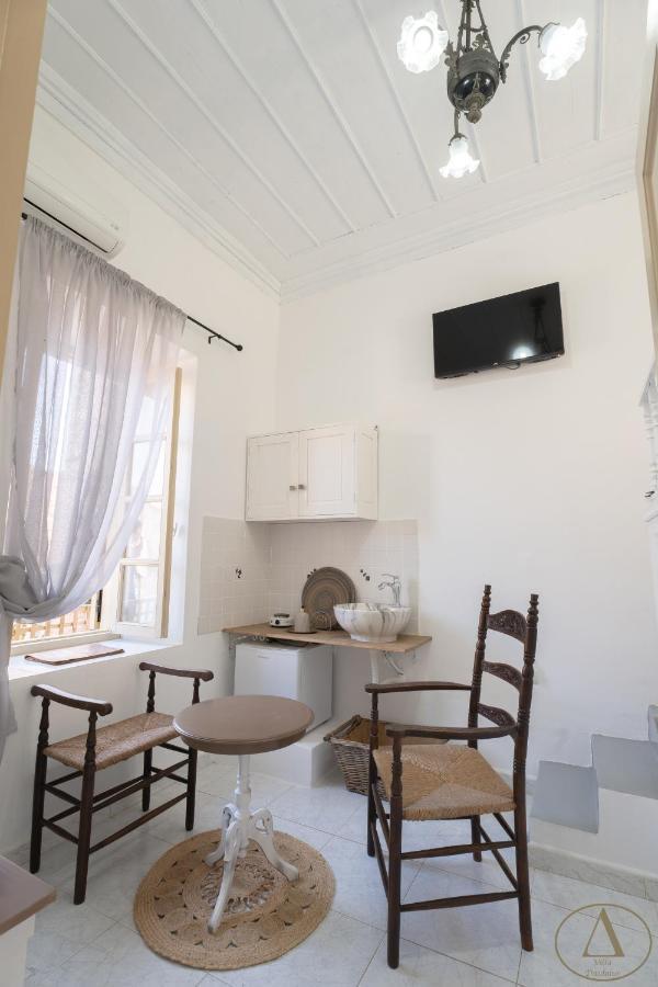 Mansion House Villa Chalki Town Bagian luar foto