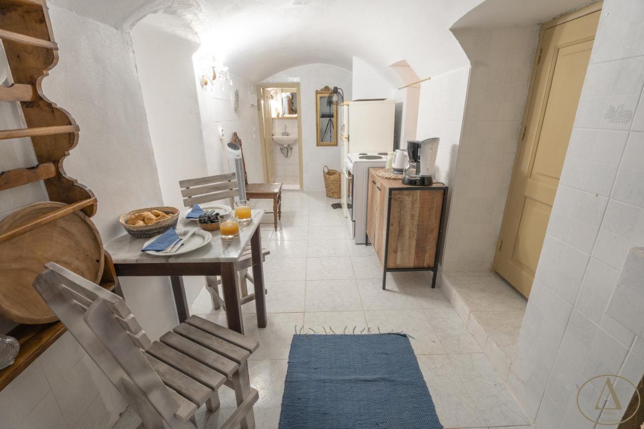 Mansion House Villa Chalki Town Bagian luar foto